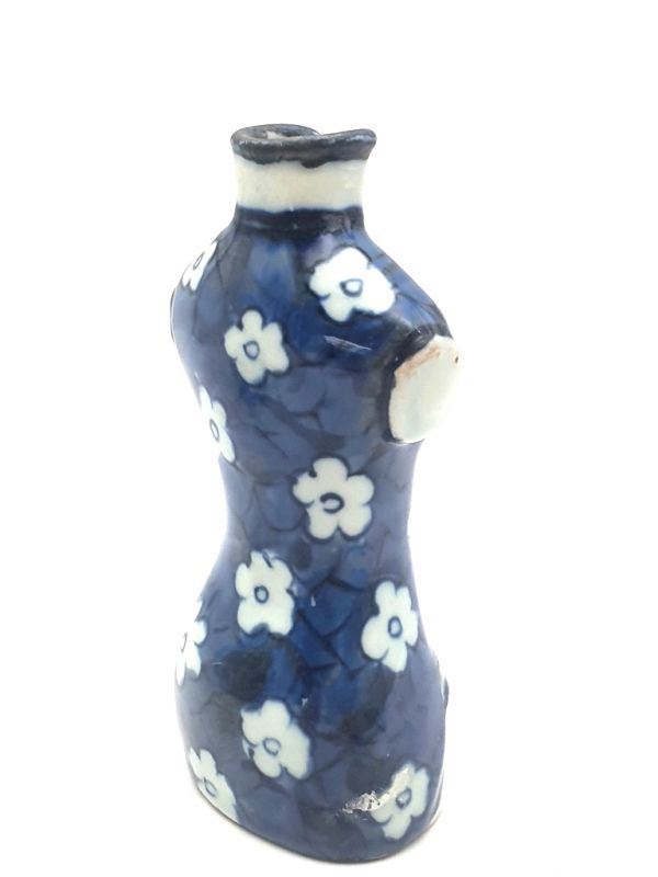 Chinese vase in Kimono shaped 2