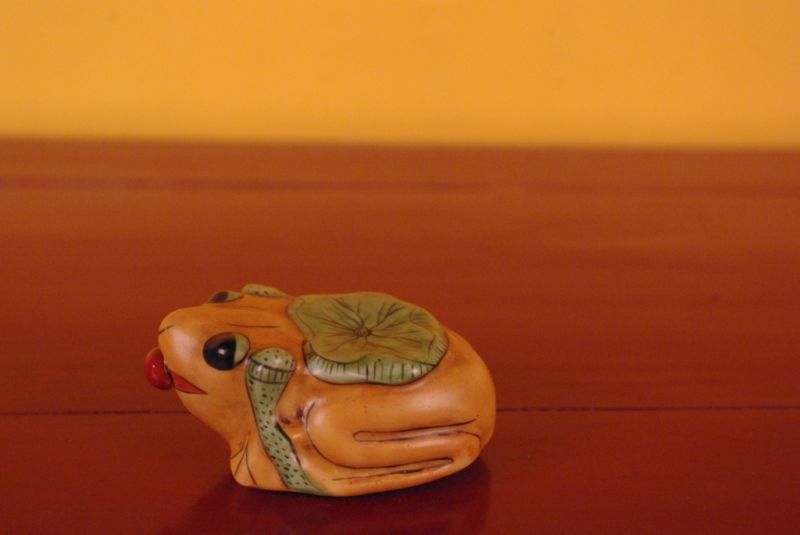 Chinese Frog snuff bottle decoration 4