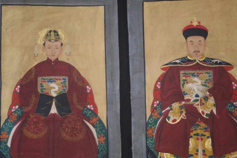 Chinesische Ahnenportraits Qing Dynastie Bordeauxrot 2