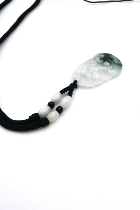Chinesische Astrologie Jade Anhänger - Weiß - Grün Spot - Büffel 4