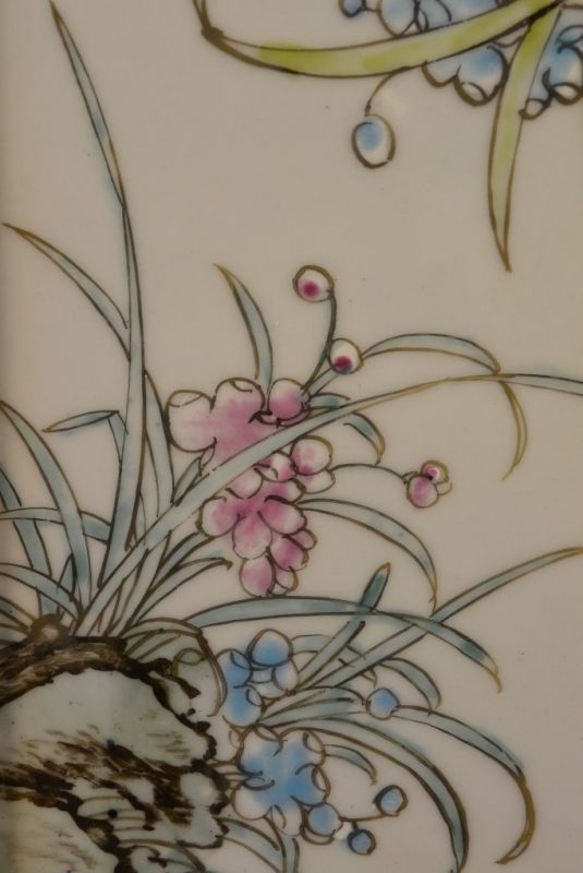 Chinesische Holzplatte und Porzellan Blumen 3
