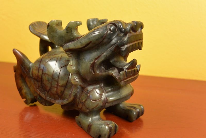 Chinesische Jade Pixiu Dunkelgrün schwarz 2