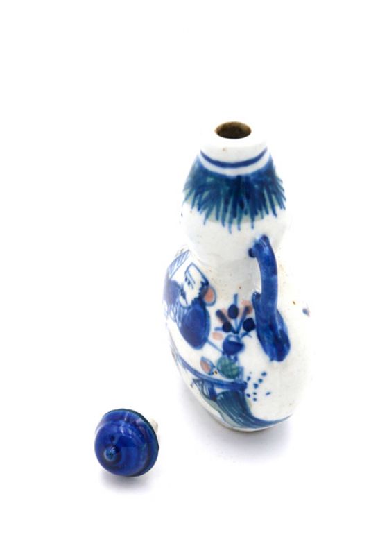 Chinesische Porzellan Schnupftabakflasche - Das Kind und das Alte 3