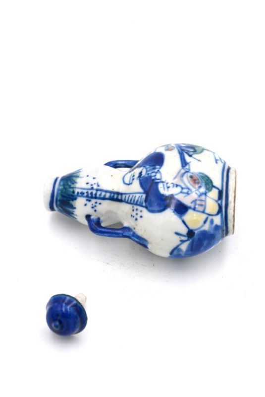 Chinesische Porzellan Schnupftabakflasche - Das Kind und das Alte 4