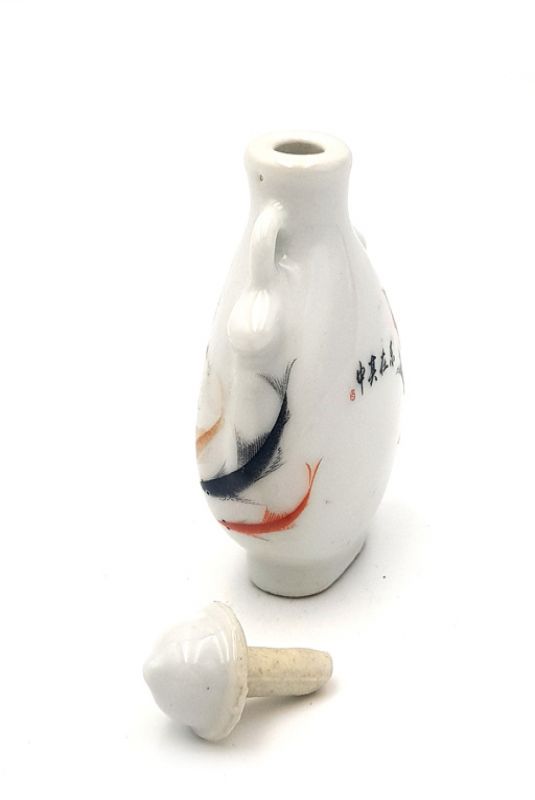 Chinesische Porzellan Schnupftabakflasche - Fisch - Feng Shui 1 2