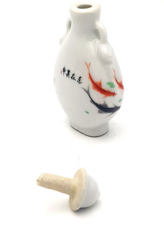 Chinesische Porzellan Schnupftabakflasche - Fisch - Feng Shui 1 3