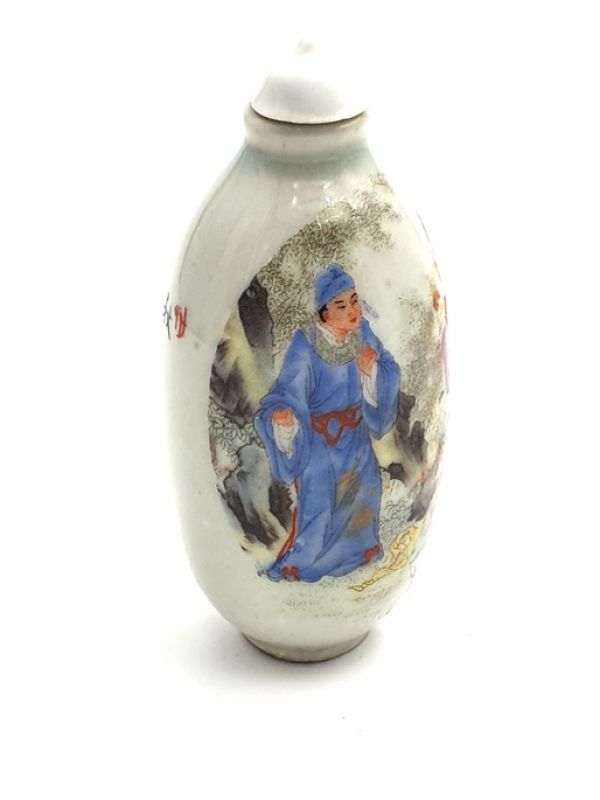 Chinesische Porzellan Schnupftabakflasche - Hofdame 1 2