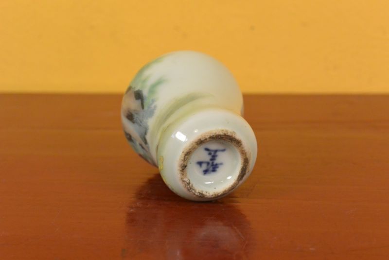 Chinesische Porzellan Schnupftabakflasche Hofdame 1 4