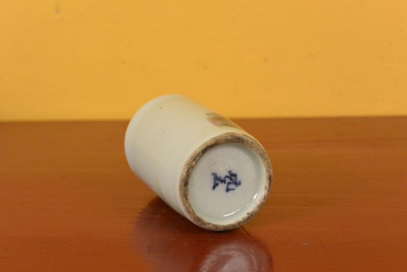 Chinesische Porzellan Schnupftabakflasche Hofdame 7 4