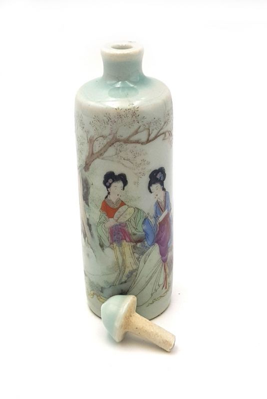 Chinesische Porzellan Schnupftabakflasche - Kurtisane 3