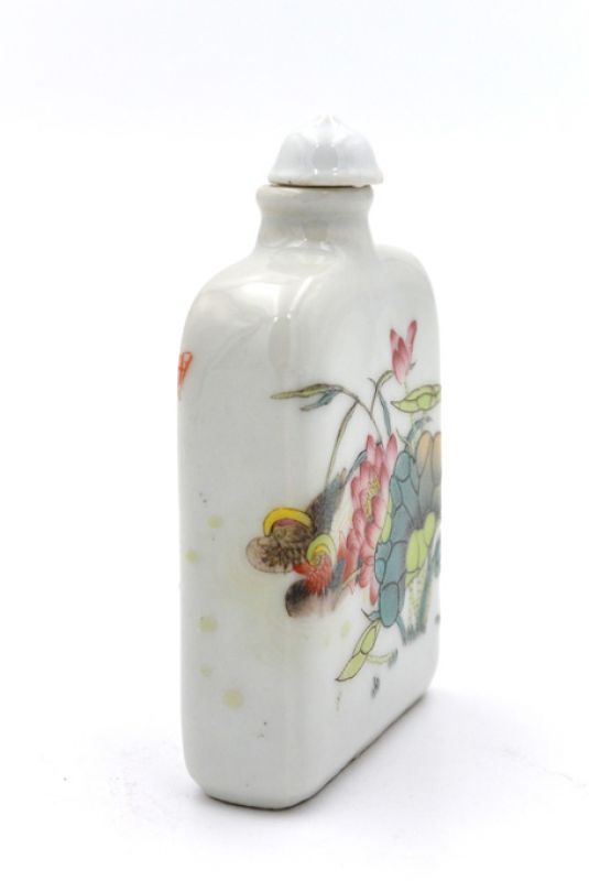 Chinesische Porzellan Schnupftabakflasche - Lotus 2
