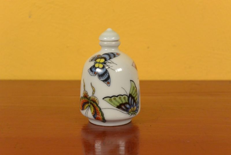 Chinesische Porzellan Schnupftabakflasche Schmetterlinge 1 2