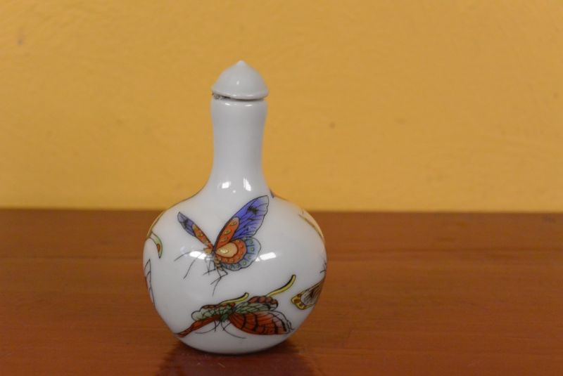 Chinesische Porzellan Schnupftabakflasche Schmetterlinge 2 2