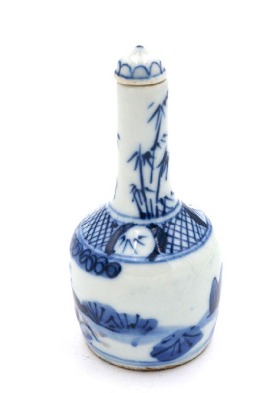 Chinesische Porzellan Schnupftabakflasche - Shaolin Mönche 2