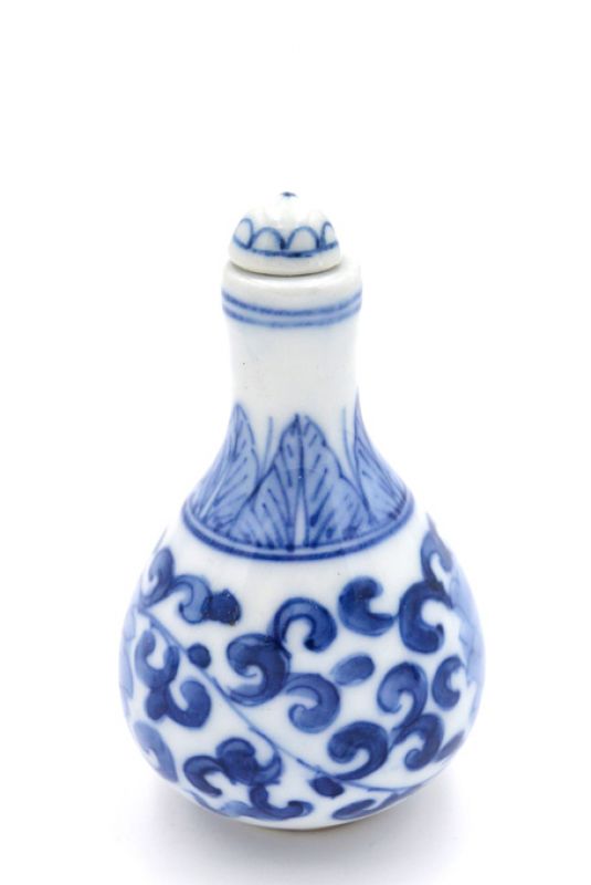 Chinesische Porzellan Schnupftabakflasche - Weiß und Blau - Blume 4 2