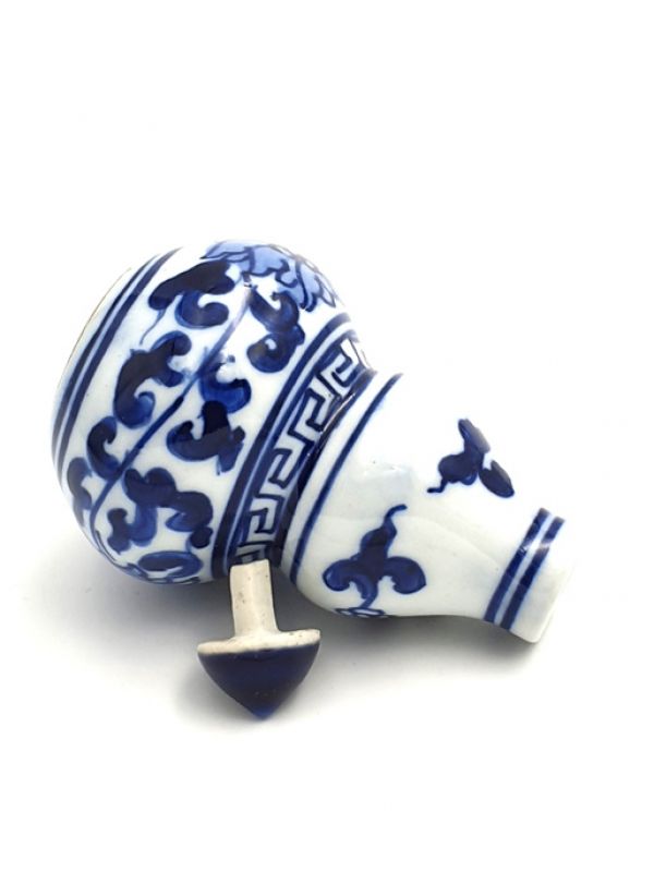 Chinesische Porzellan Schnupftabakflasche - Weiß und Blau - Blume 9 4