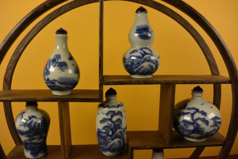 Chinesische Regal + Schnupftabakflasche - Blau und Weiß 3