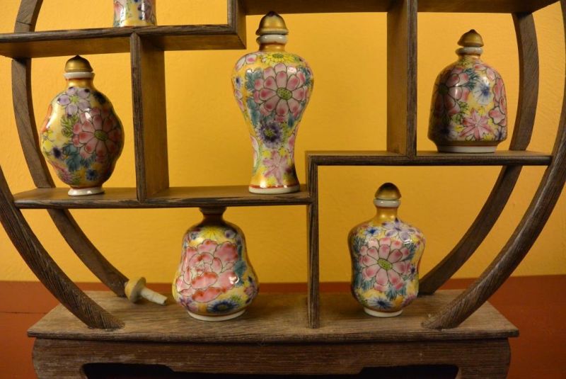 Chinesische Regal + Schnupftabakflasche - Bunte Blumen 4
