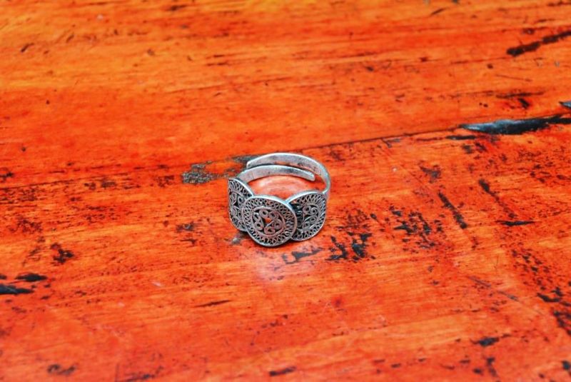 Chinesische Ring der Miao 3 Spirale des Lebens 3