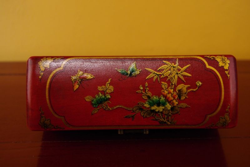 Chinesische roter Holzschatullen Schmetterlinge 4
