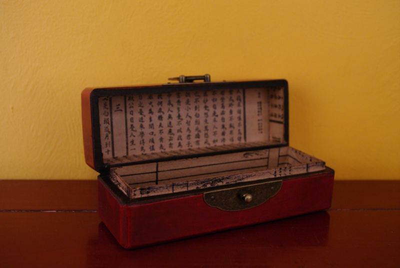 Chinesische roter Holzschatullen Schmetterlinge 5