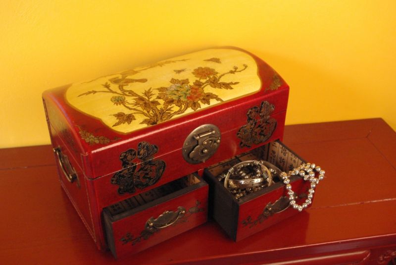 Chinesische Schmuckkästchen kleine rote Möbel 3