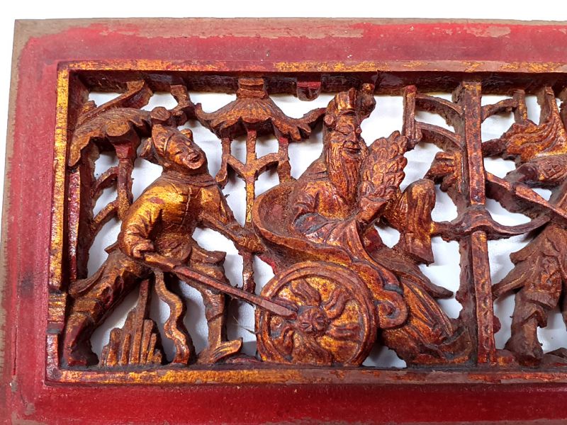 Chinesische Schnitzereien Qing-Dynastie Rot und Gold - Der Kaiser und die Krieger 2