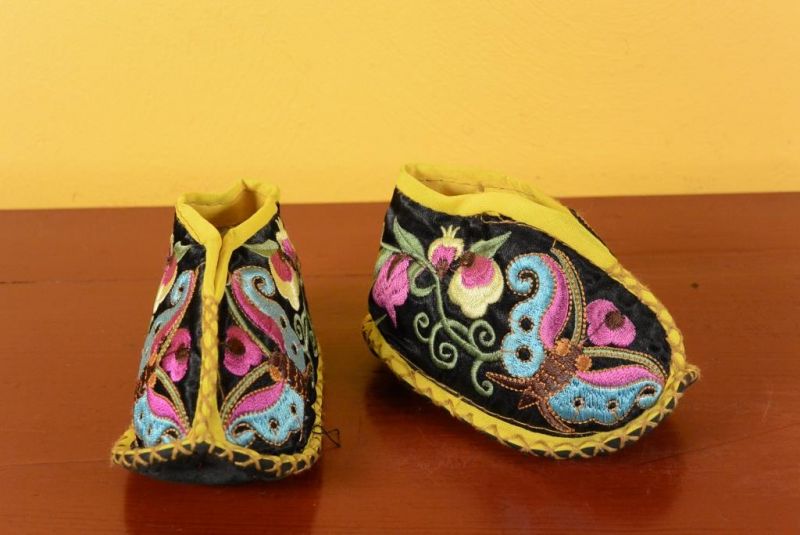 Chinesische Stickerei - Miao Babyschuhe - Mehrfarben 2