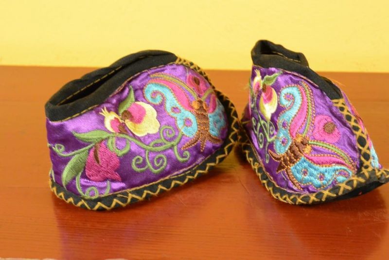 Chinesische Stickerei - Miao Babyschuhe - Schmetterling - Lila 4