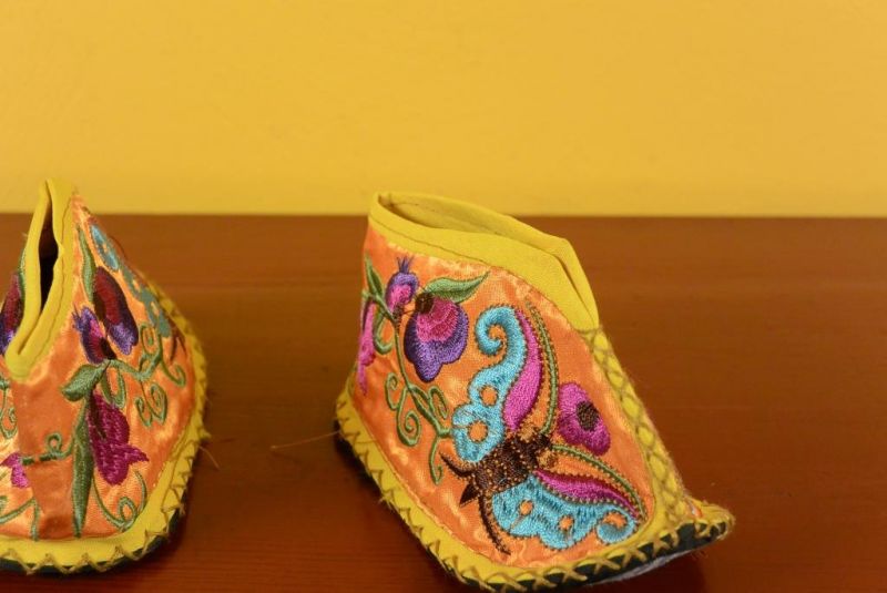 Chinesische Stickerei - Miao Babyschuhe - Schmetterling - Orange 3