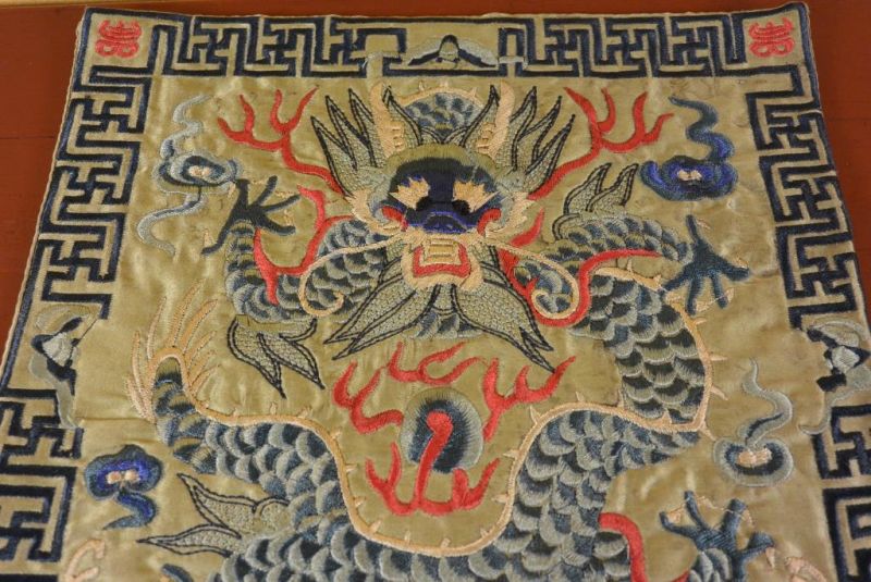 Chinesische Stickerei - Quadratischer Vorfahre - Emblem - Bleu - Dragon 2