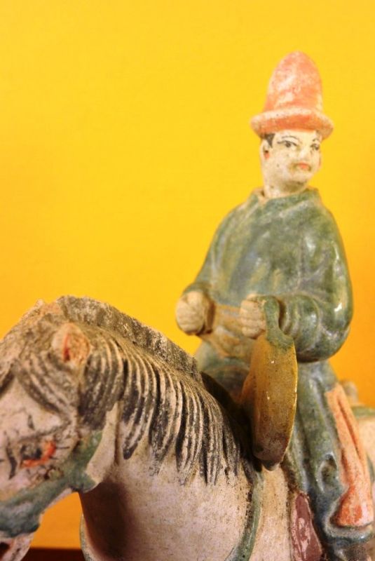 Chinesische Terrakotta-Statue Tang Kavalier 5