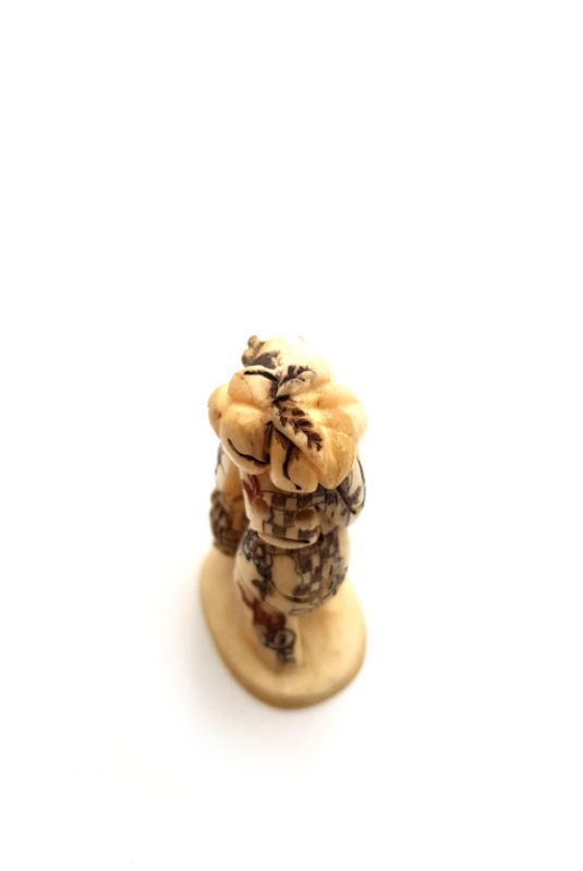 Chinesisches Netsuke aus Büffelknochen 3