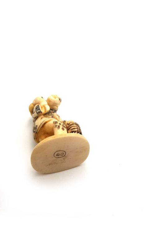Chinesisches Netsuke aus Büffelknochen 4