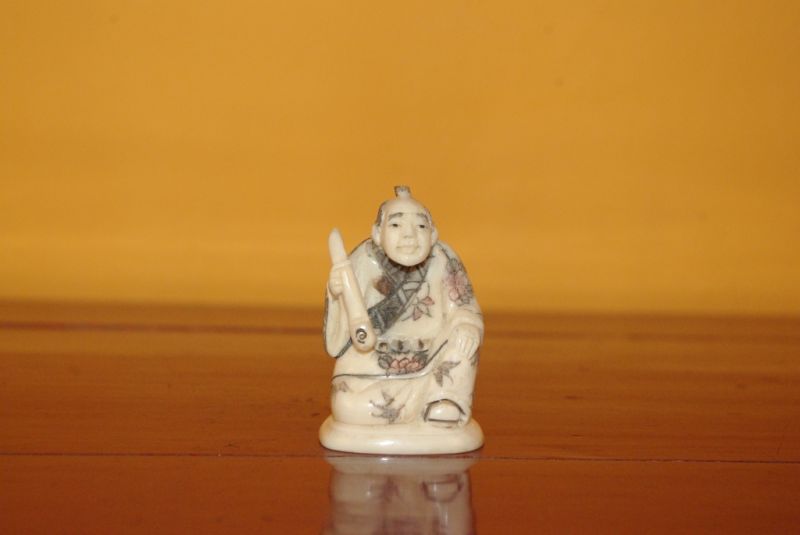 Chinesisches Netsuke aus Knochen - Kleiner Mönch 2