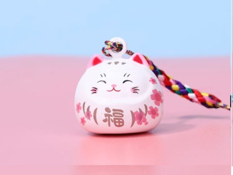 Clochette Maneki-neko blanche en métal - Porte-bonheur japonais