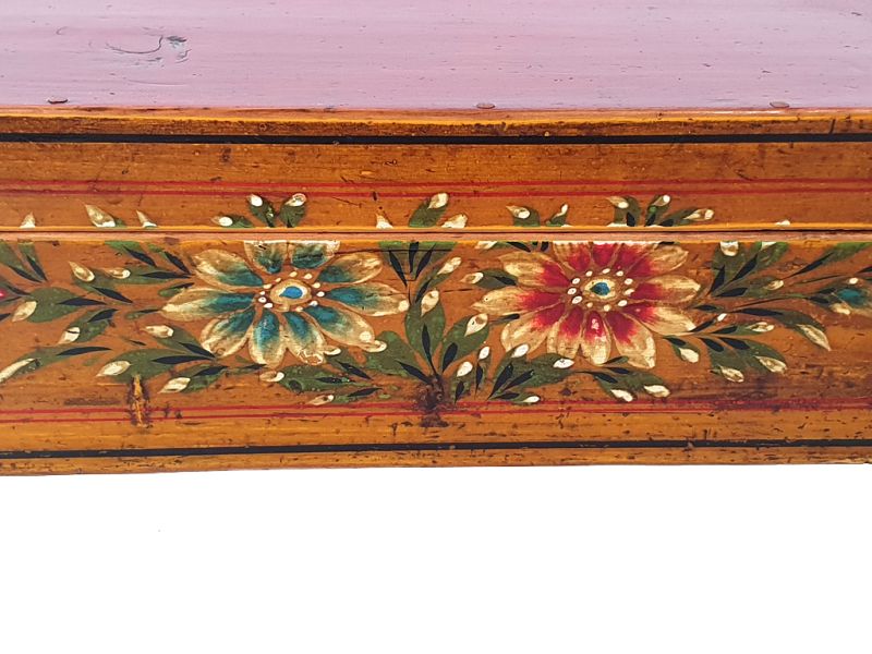 cofre chino antiguo de madera - Arcón Chino - Baúl plano - Flores rojas y azules 2