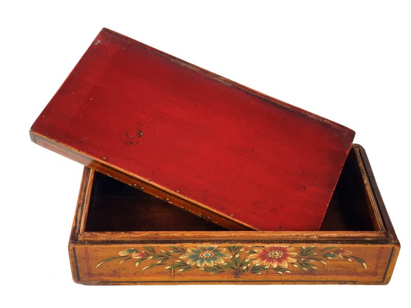 cofre chino antiguo de madera - Arcón Chino - Baúl plano - Flores rojas y azules 3