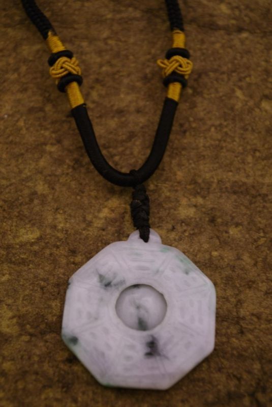 Colgante de Jade BaGua 1