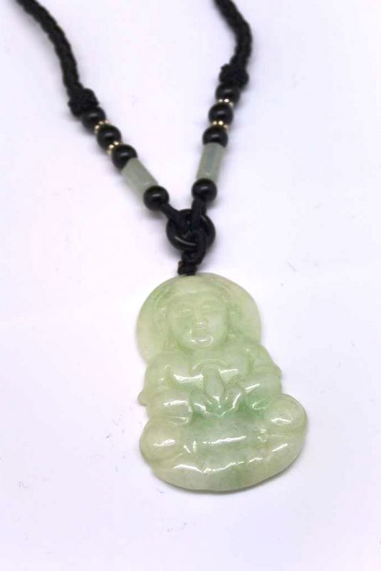 Colgante de Jade Buda Verde Claro 3