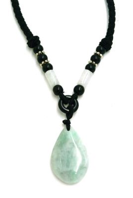 Collier avec son Pendentif en Jade Larme de bouddha Collier avec son Pendentif en Jade Larme de bouddha