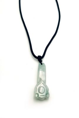 Collier avec son Pendentif en Jade Ruyi - Blanc reflets verts