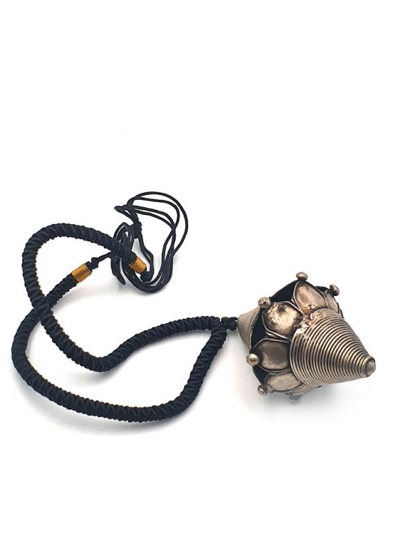 Diamant Miao Anhänger und Ketten 2
