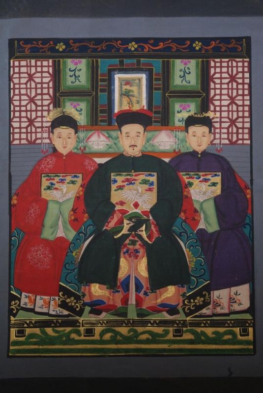 Dignitaries family from China 3 people Qing Dynasty 1