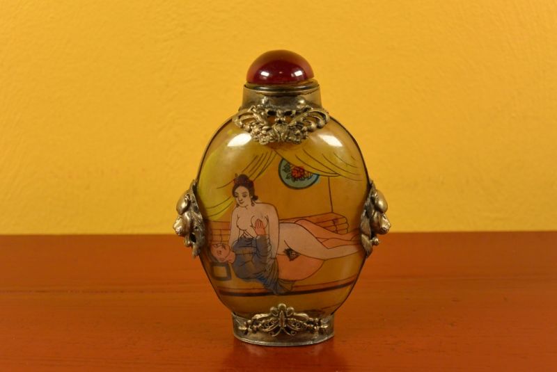 Erotica Chinese Glass Snuff Bottle Kamasutra 1
