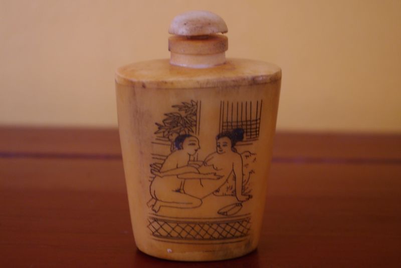 Erotica Snuff Box and Snuff Bottle Kamasutra 4 1