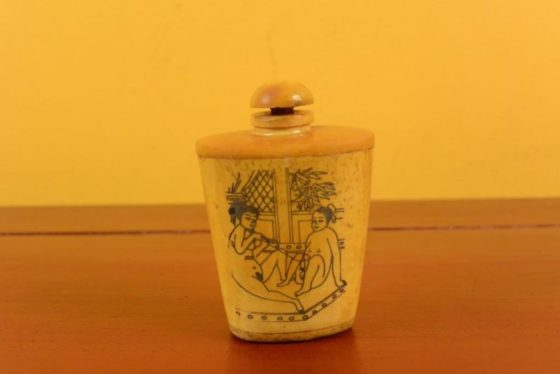 Erotica Snuff Box and Snuff Bottle Kamasutra 4