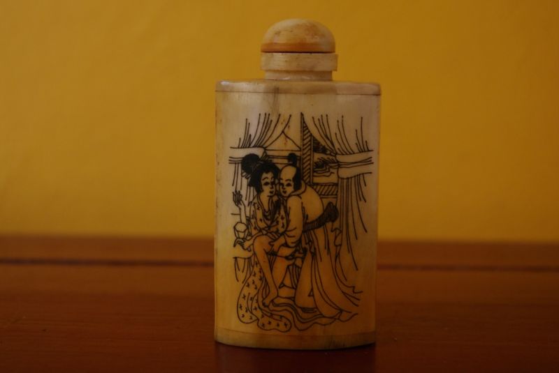 Erotische Schnupftabakflasche aus Knochen Chinesische Kamasutra 6 2