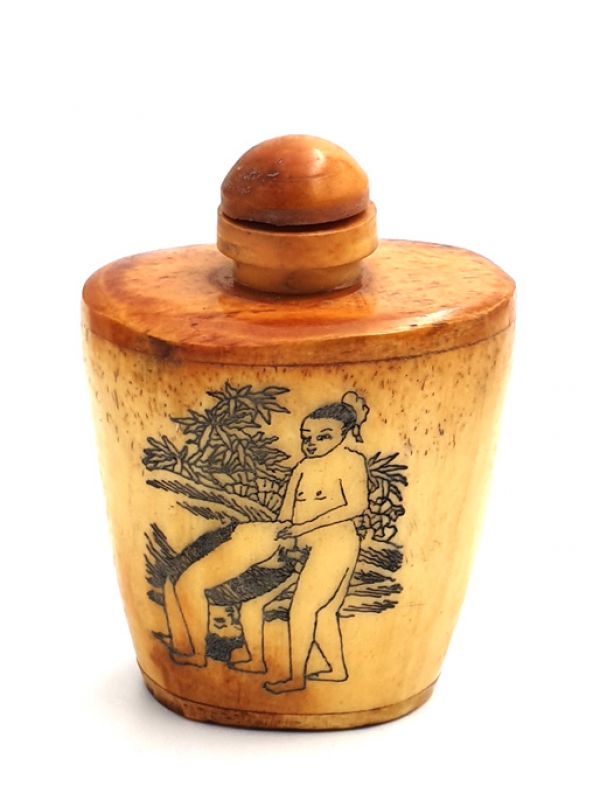 Erotische Schnupftabakflasche aus Knochen - Kamasutra 2 2
