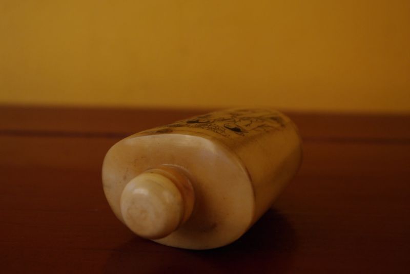 Erotische Schnupftabakflasche aus Knochen Kamasutra 3 3